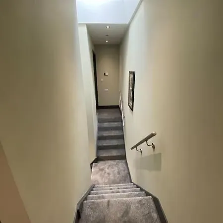 度假居 Riverside 塞尔比